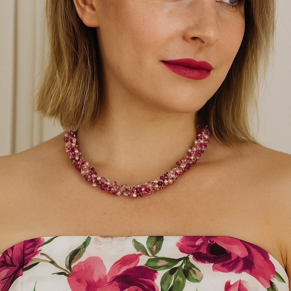 Vintage Pink and White Bead Necklace with a‎ Gold Tone Hook Clasp